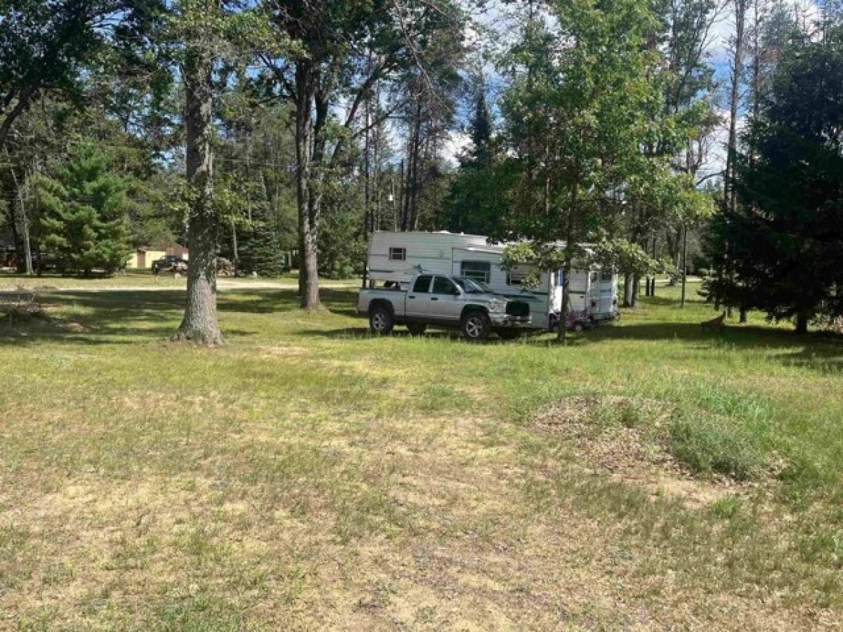 Picture of Home For Sale in Harrison, Michigan, United States