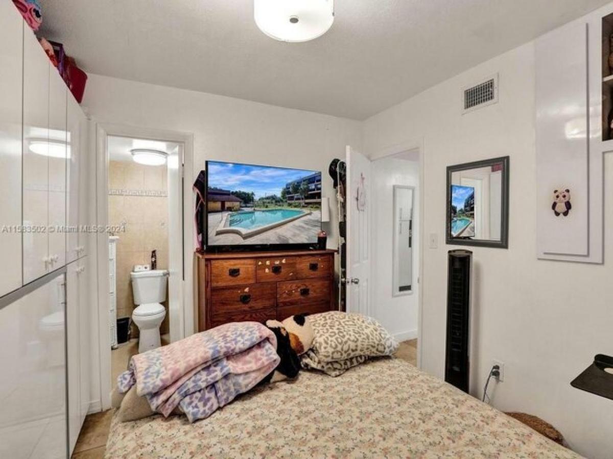 Picture of Home For Sale in Hialeah, Florida, United States