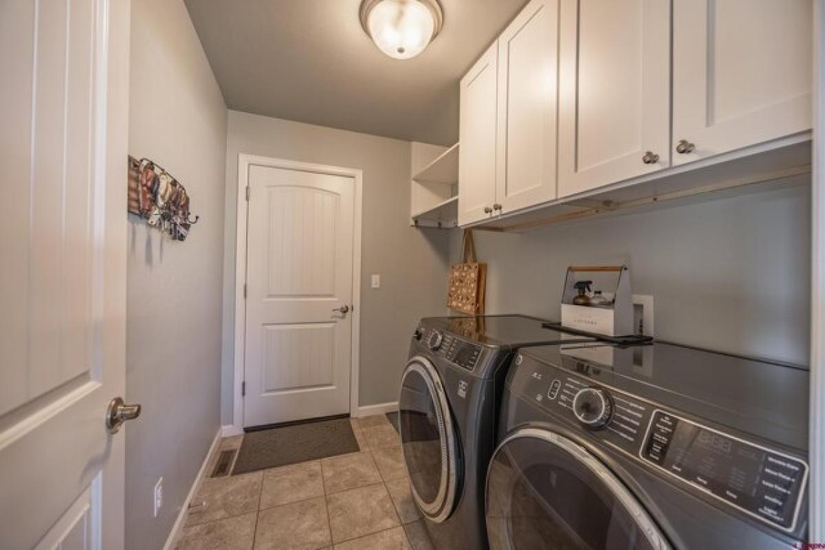 Picture of Home For Sale in Montrose, Colorado, United States