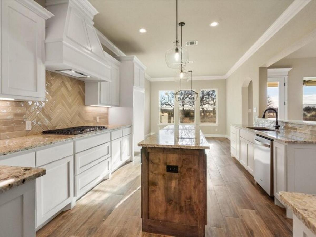 Picture of Home For Sale in Weatherford, Texas, United States