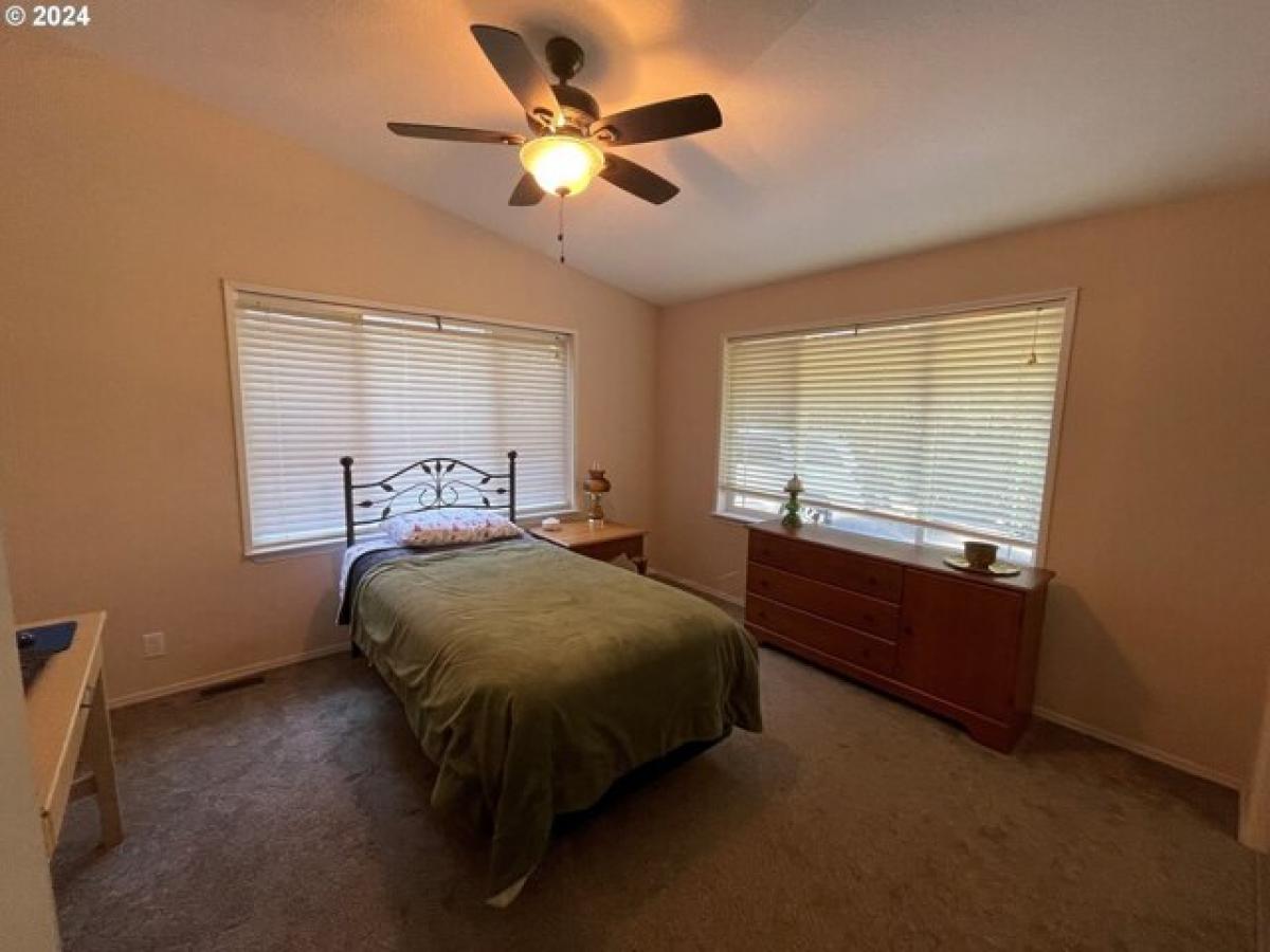 Picture of Home For Sale in Florence, Oregon, United States