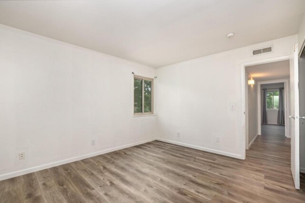 Picture of Home For Sale in Covington, Kentucky, United States