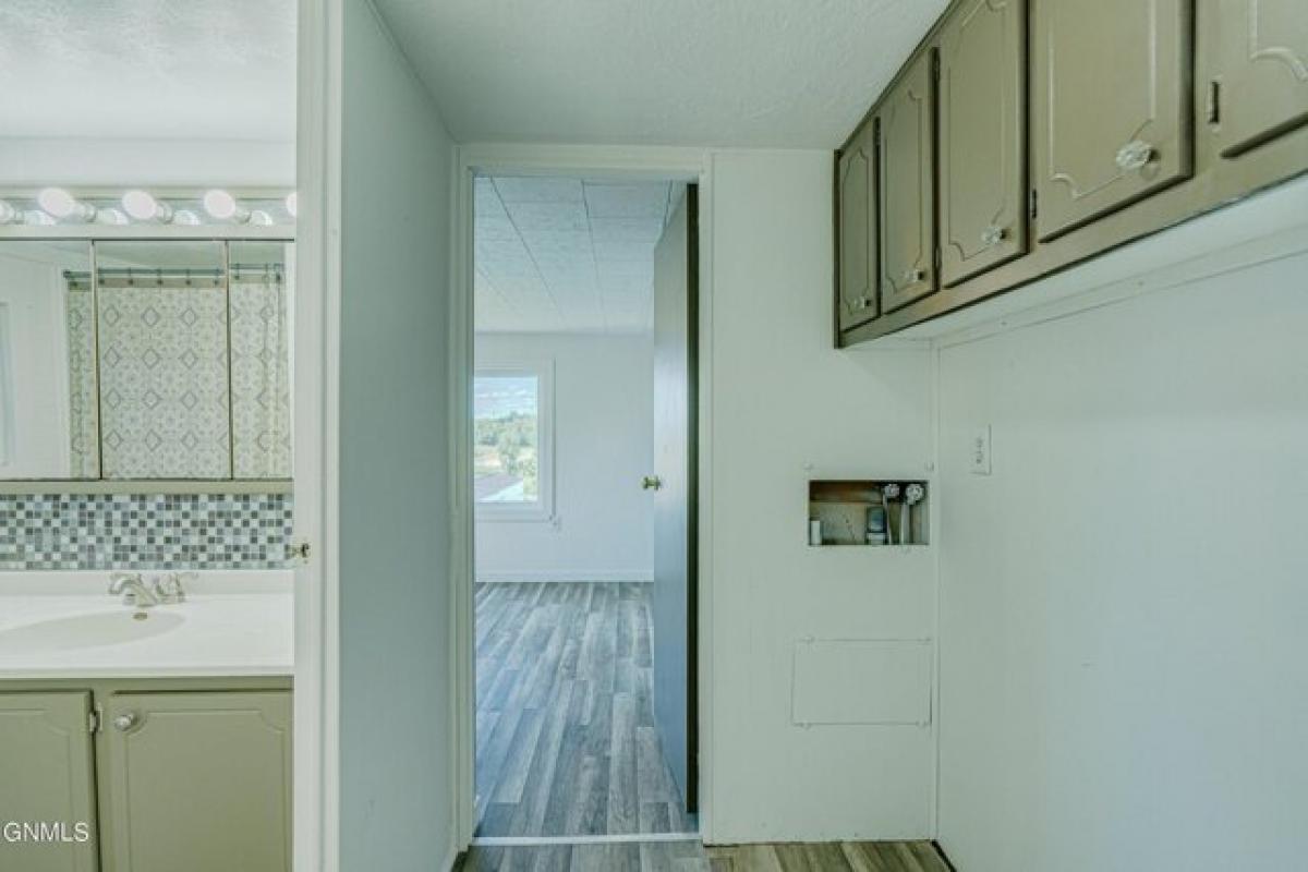 Picture of Home For Sale in Bismarck, North Dakota, United States