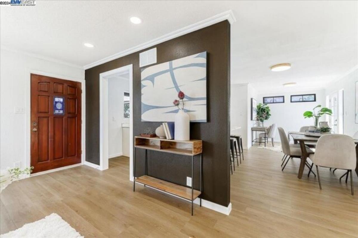 Picture of Home For Sale in Hayward, California, United States