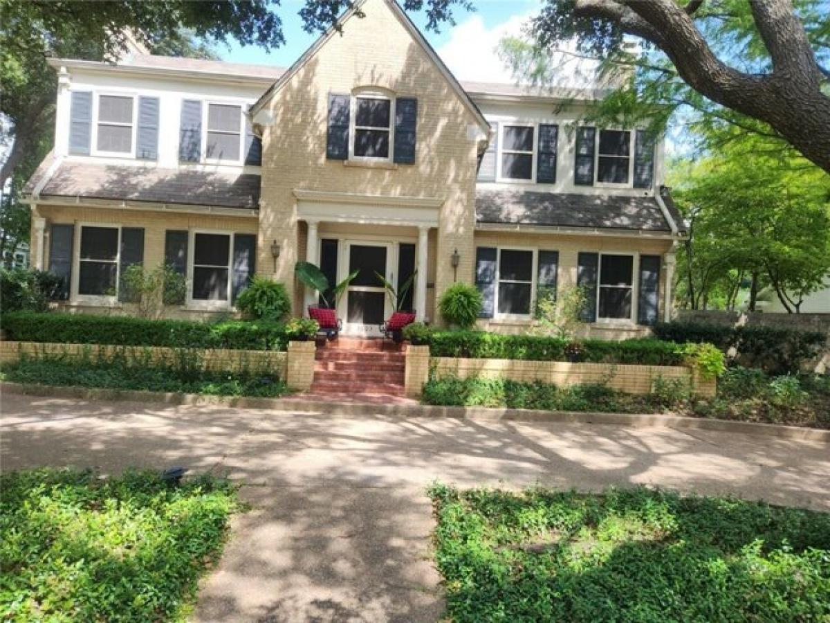 Picture of Home For Sale in Waco, Texas, United States