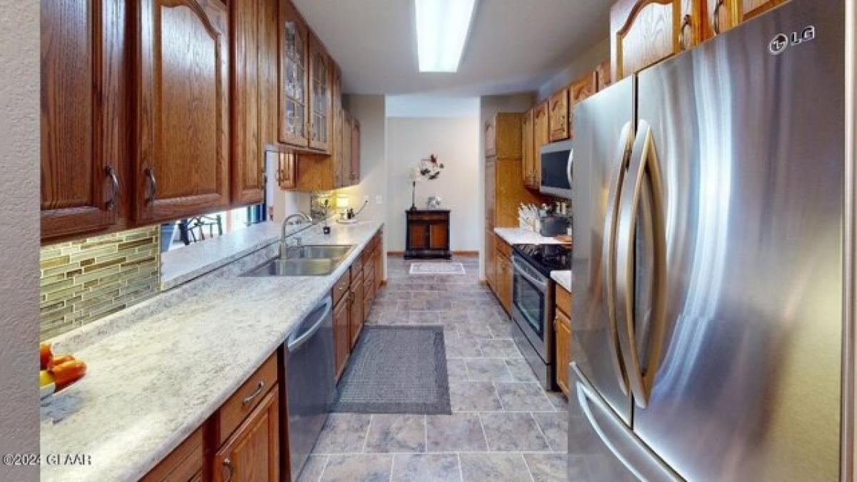 Picture of Home For Sale in Grand Forks, North Dakota, United States