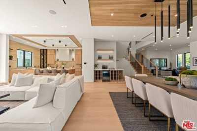 Home For Sale in Encino, California