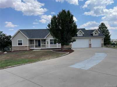 Home For Sale in Parker, Colorado
