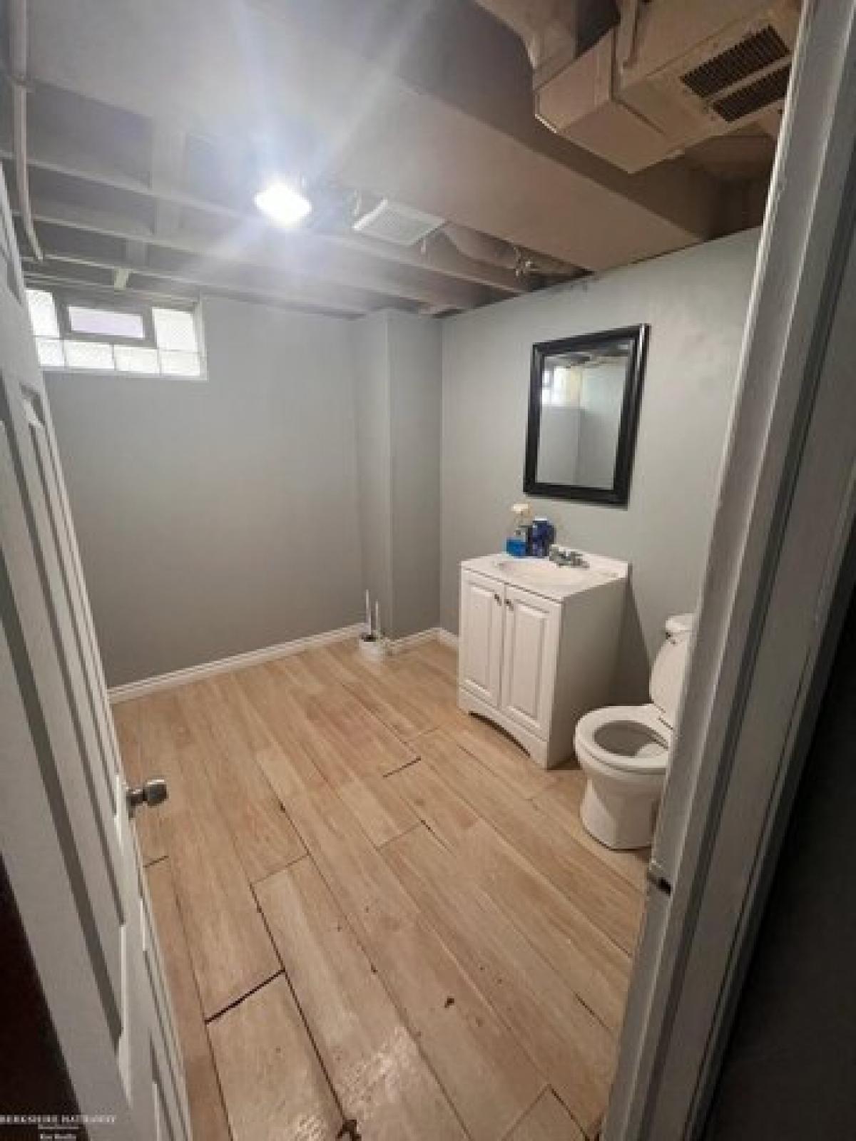 Picture of Home For Sale in Roseville, Michigan, United States