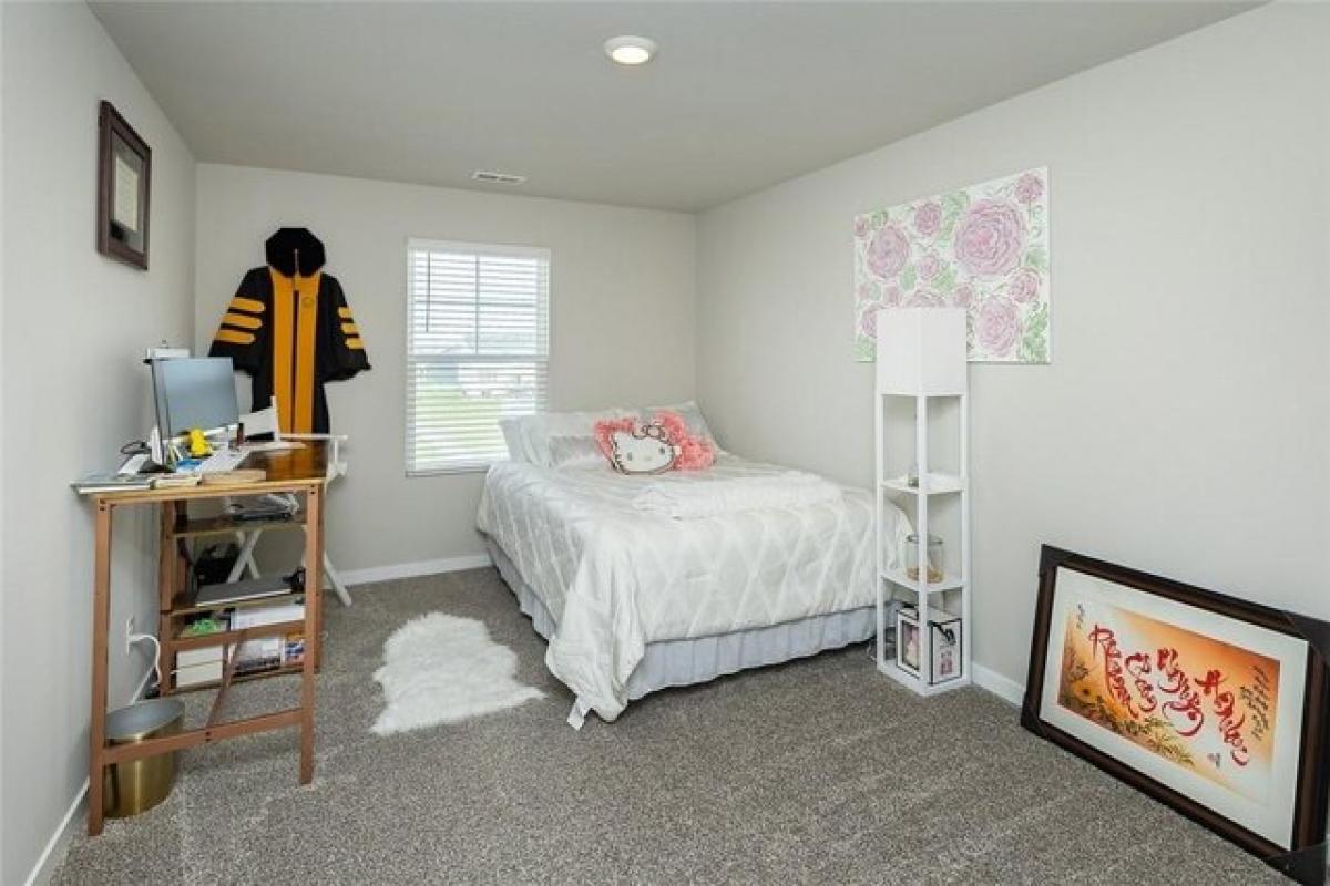 Picture of Home For Sale in Urbandale, Iowa, United States