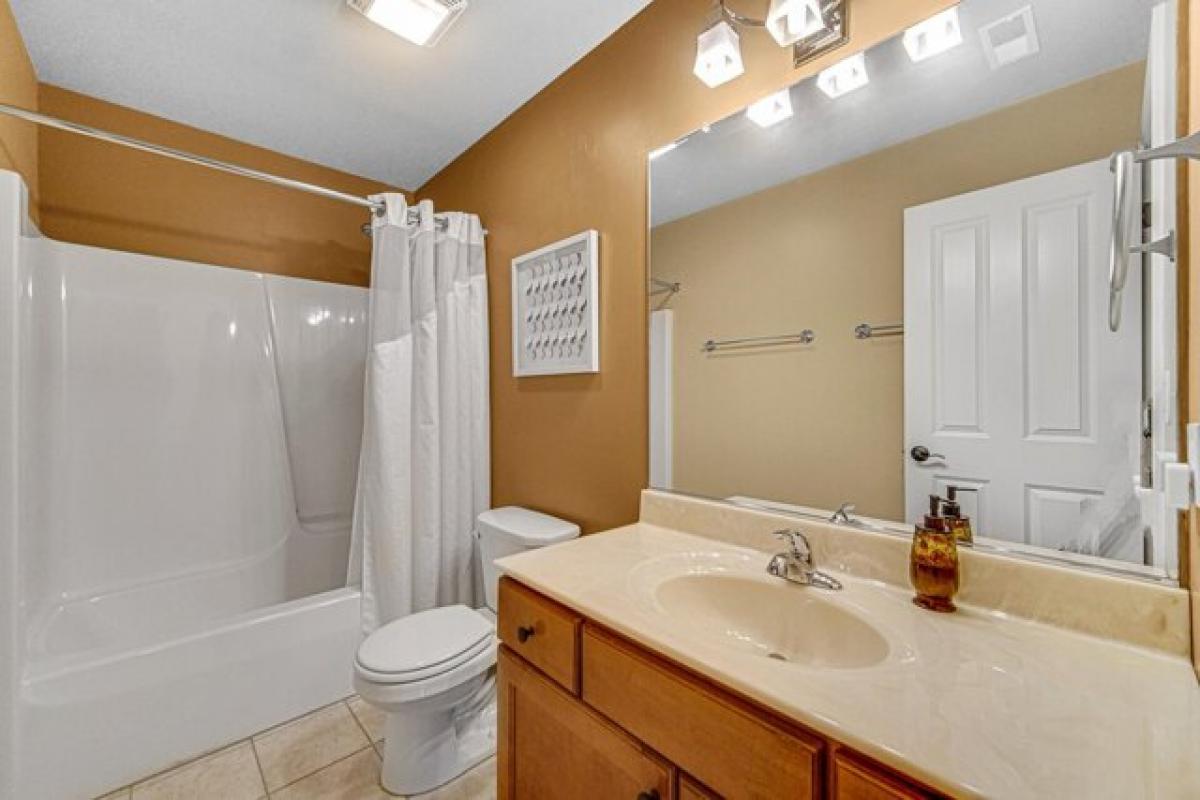 Picture of Home For Sale in Valparaiso, Indiana, United States