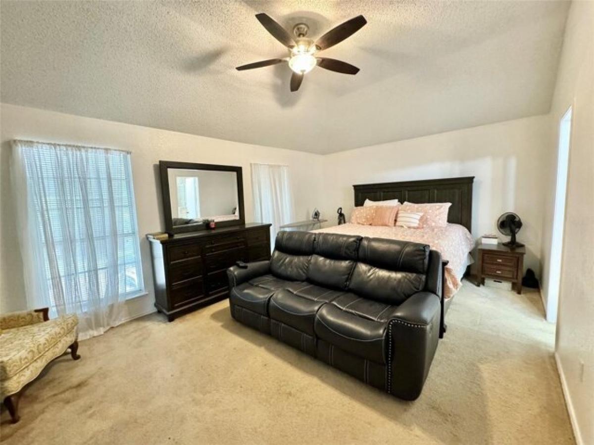 Picture of Home For Sale in Grand Prairie, Texas, United States