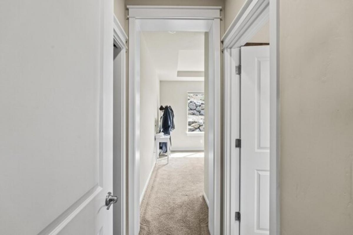 Picture of Home For Sale in Medford, Oregon, United States