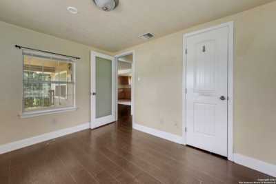 Home For Sale in Floresville, Texas