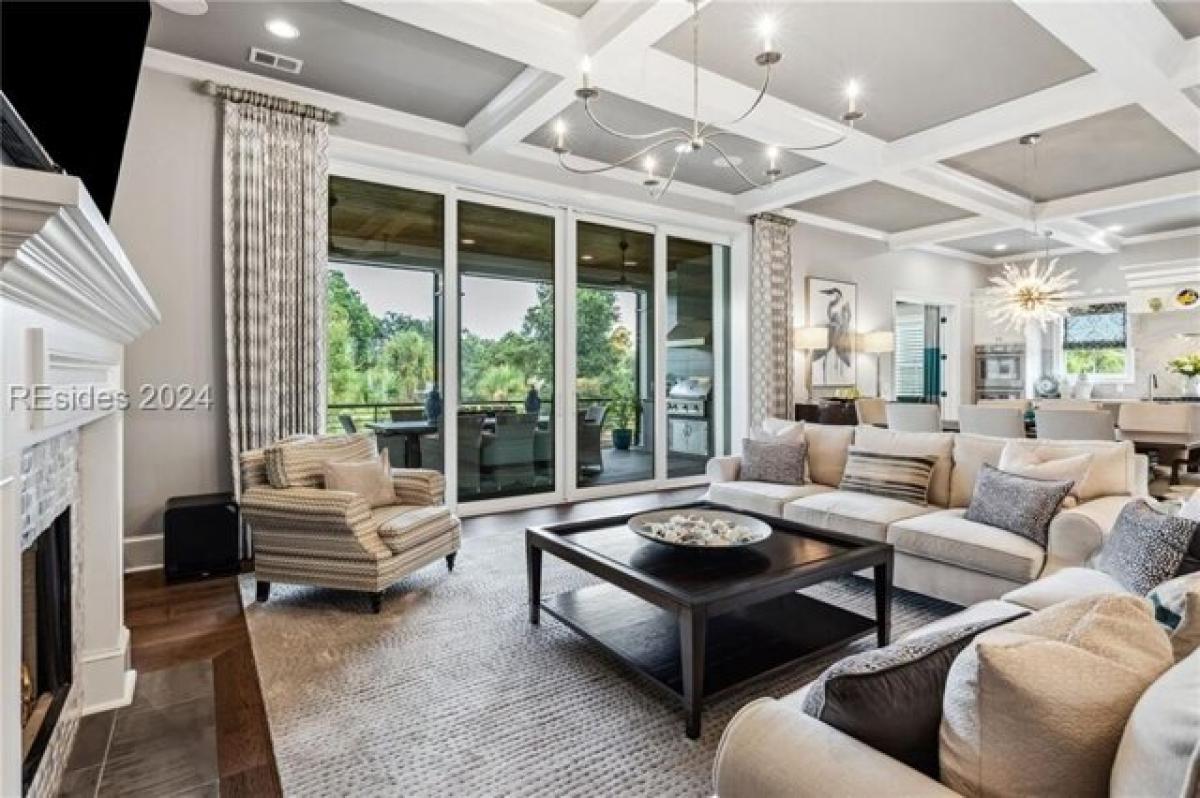 Picture of Home For Sale in Hilton Head Island, South Carolina, United States