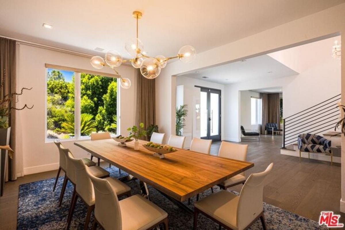 Picture of Home For Sale in Encino, California, United States