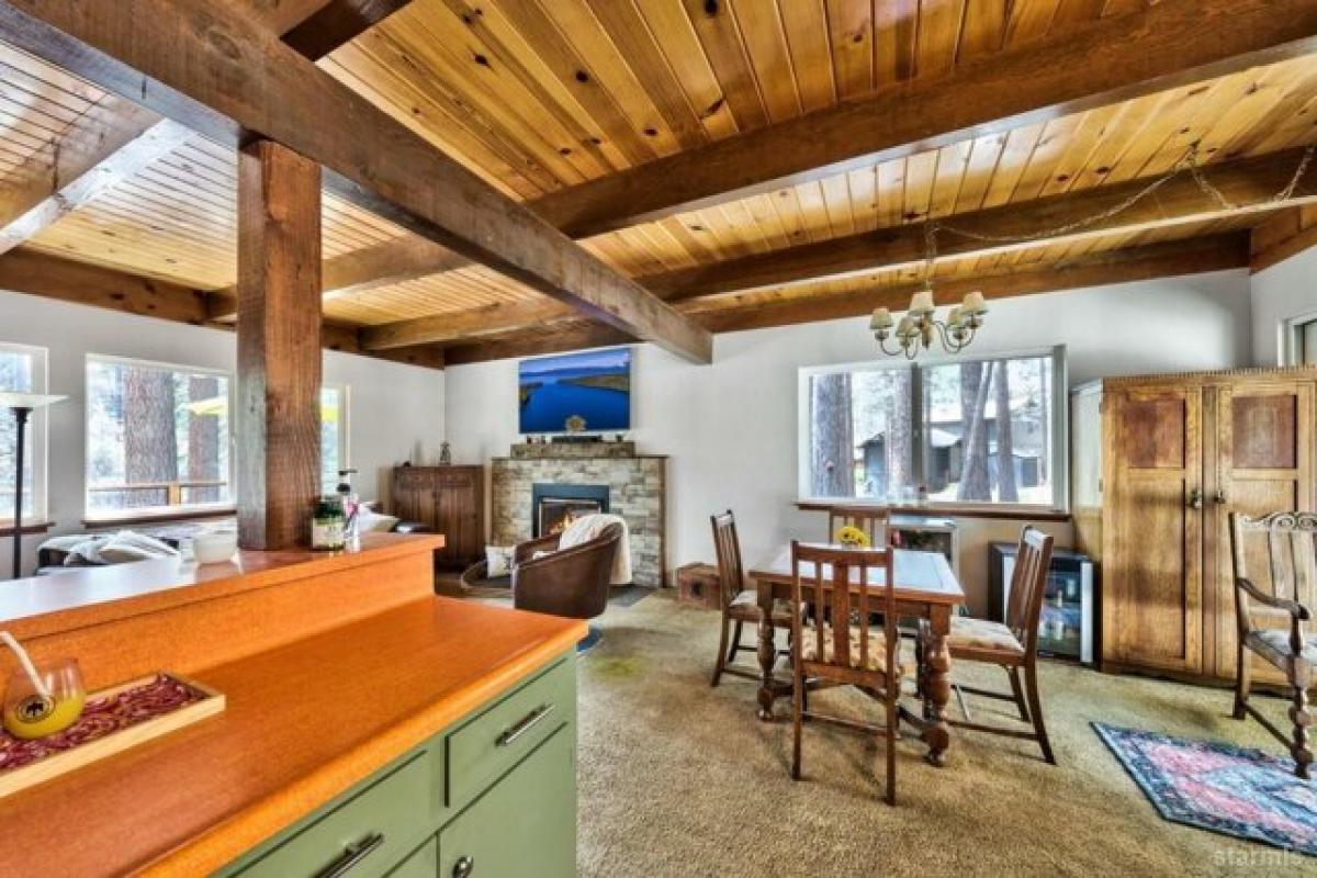 Picture of Home For Sale in South Lake Tahoe, California, United States