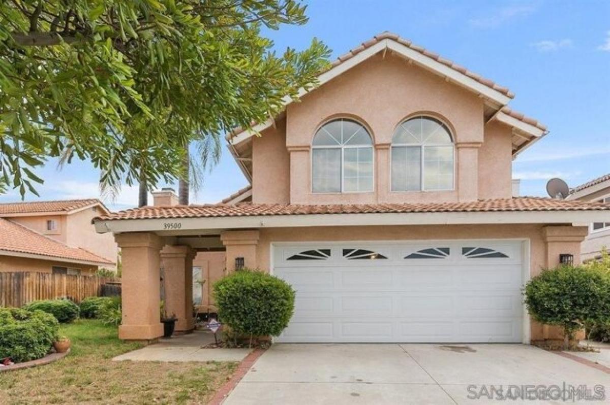 Picture of Home For Sale in Murrieta, California, United States