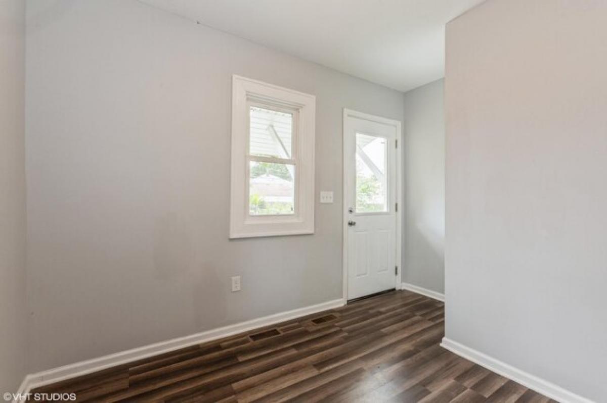 Picture of Home For Sale in Mishawaka, Indiana, United States