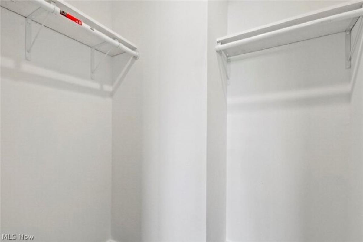 Picture of Home For Sale in Youngstown, Ohio, United States