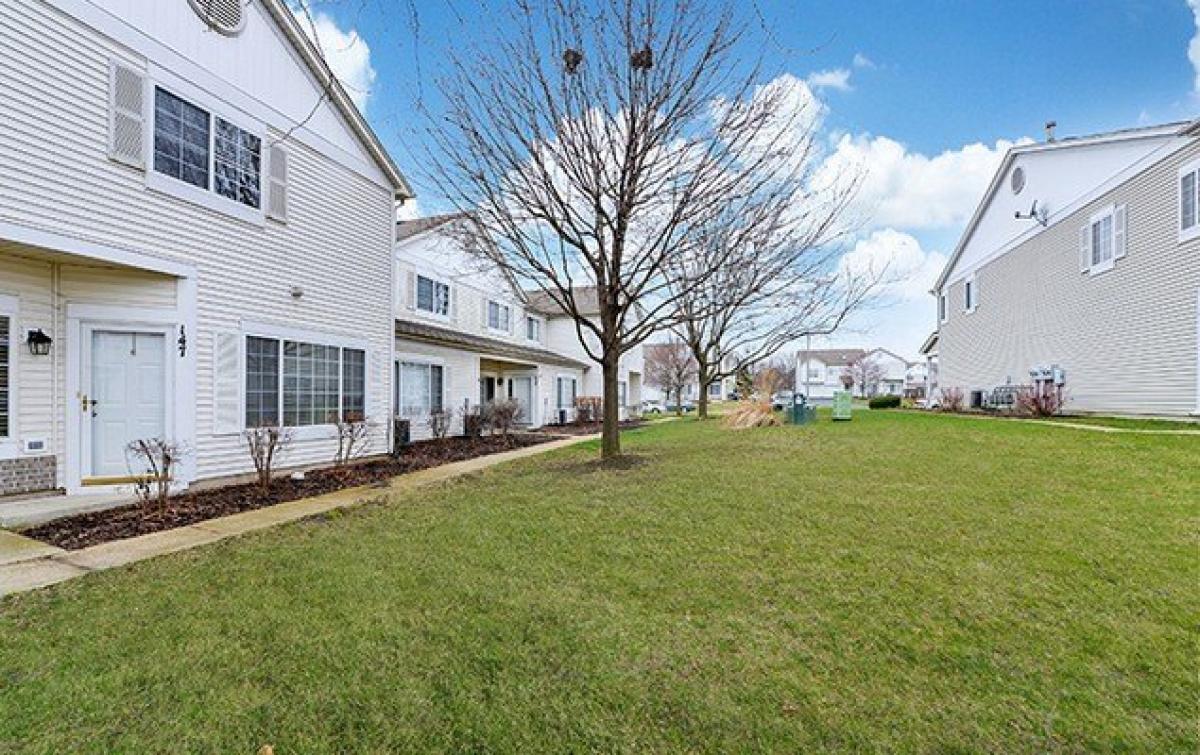 Picture of Home For Sale in Aurora, Illinois, United States