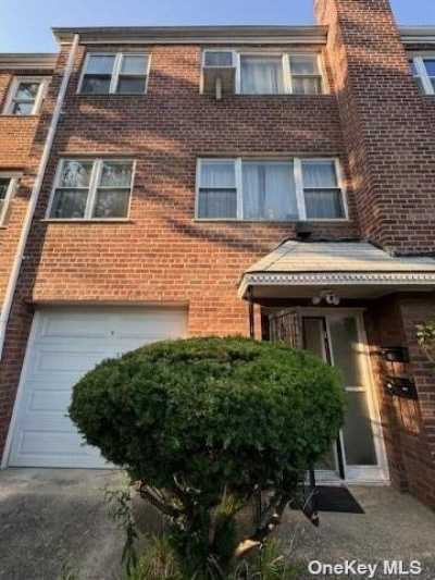 Home For Sale in Flushing, New York