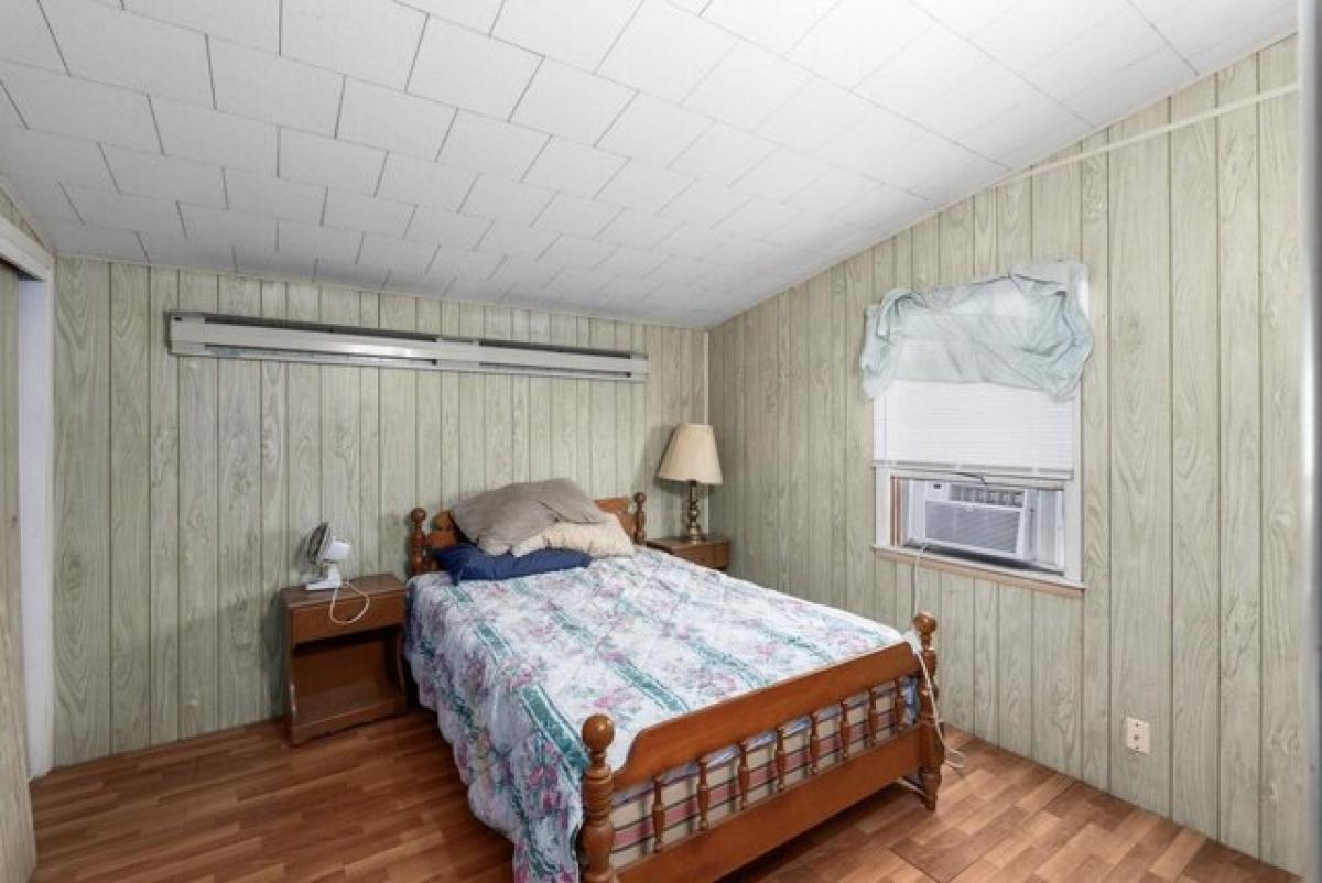 Picture of Home For Sale in Burrton, Kansas, United States