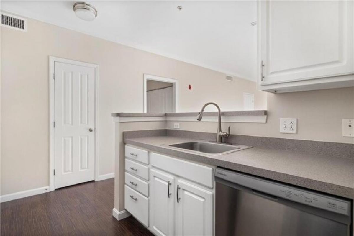 Picture of Home For Sale in Providence, Rhode Island, United States