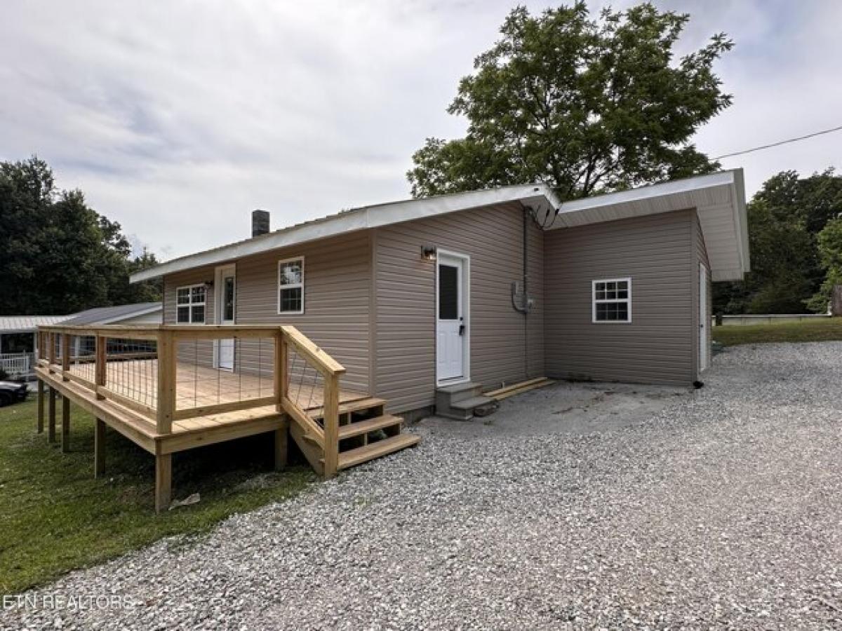 Picture of Home For Sale in Jamestown, Tennessee, United States