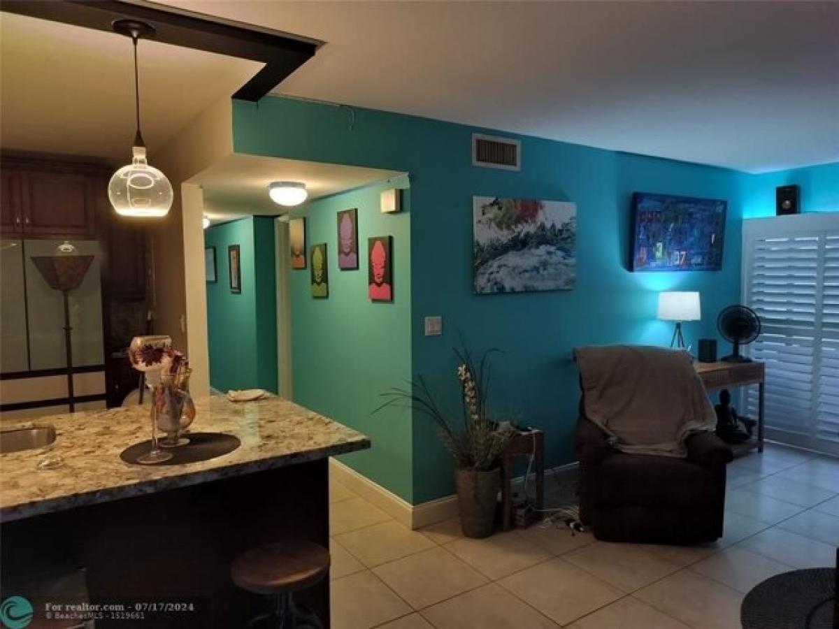 Picture of Home For Sale in Oakland Park, Florida, United States