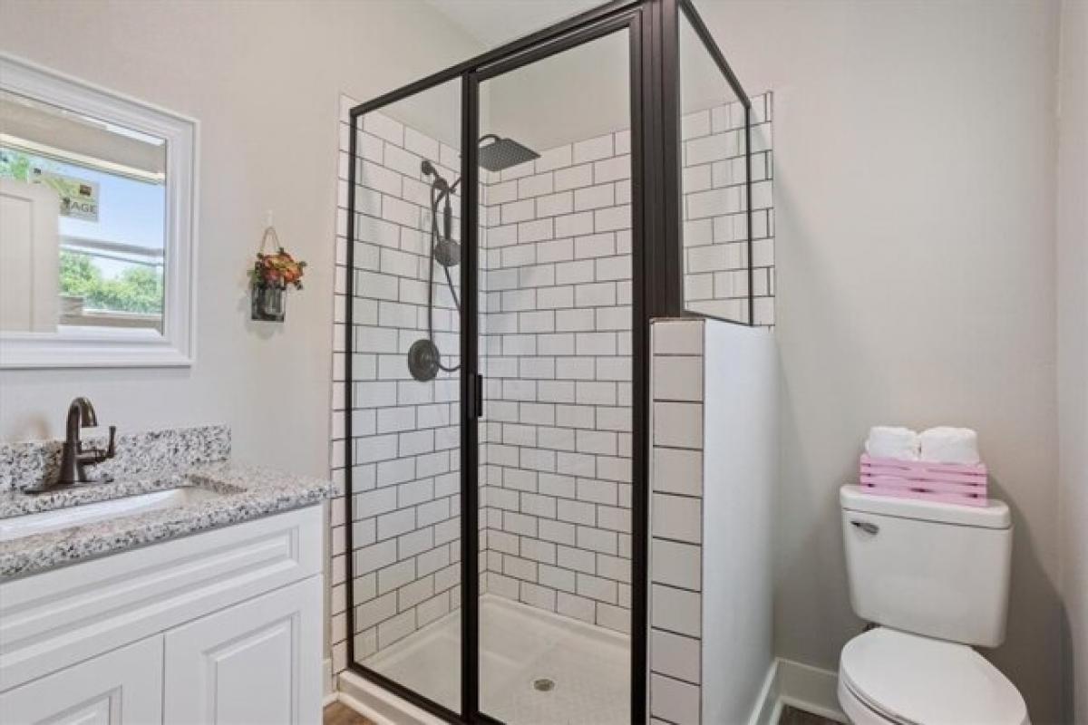 Picture of Home For Sale in Waco, Texas, United States