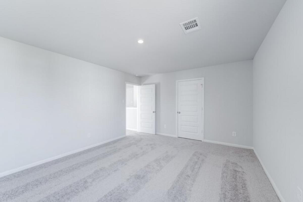 Picture of Home For Sale in Cleveland, Texas, United States