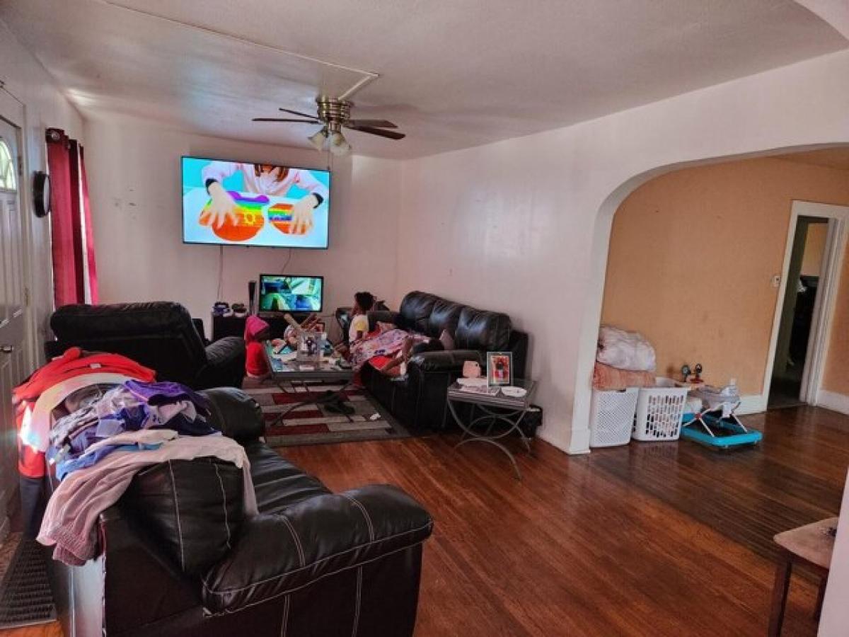 Picture of Home For Sale in Muskegon, Michigan, United States