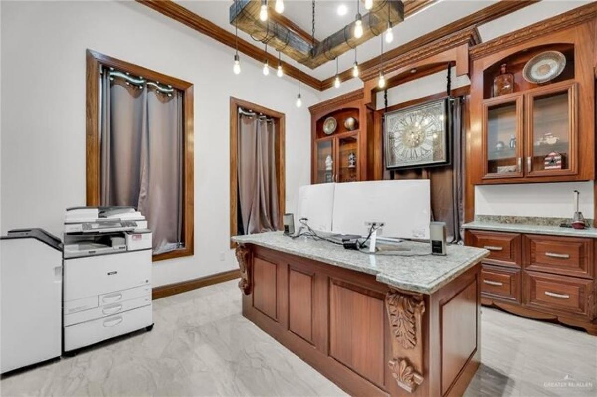 Picture of Home For Sale in Edcouch, Texas, United States