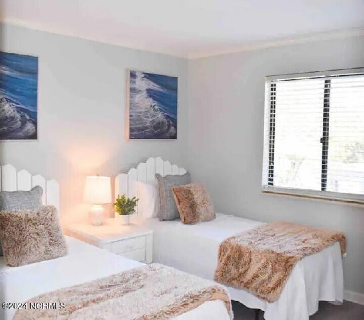 Picture of Home For Sale in Emerald Isle, North Carolina, United States