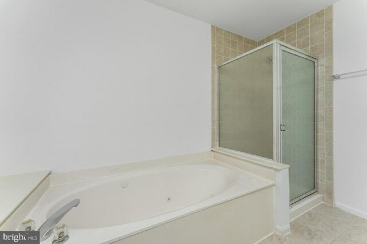 Picture of Home For Sale in Sterling, Virginia, United States