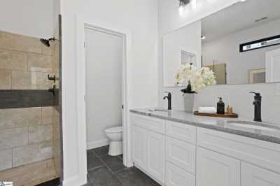 Home For Sale in Simpsonville, South Carolina