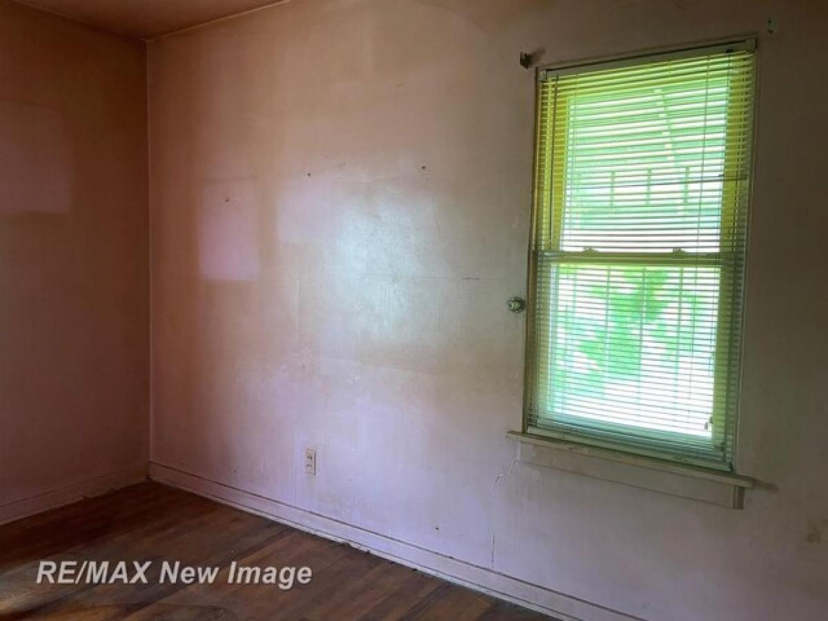 Picture of Home For Sale in Saginaw, Michigan, United States