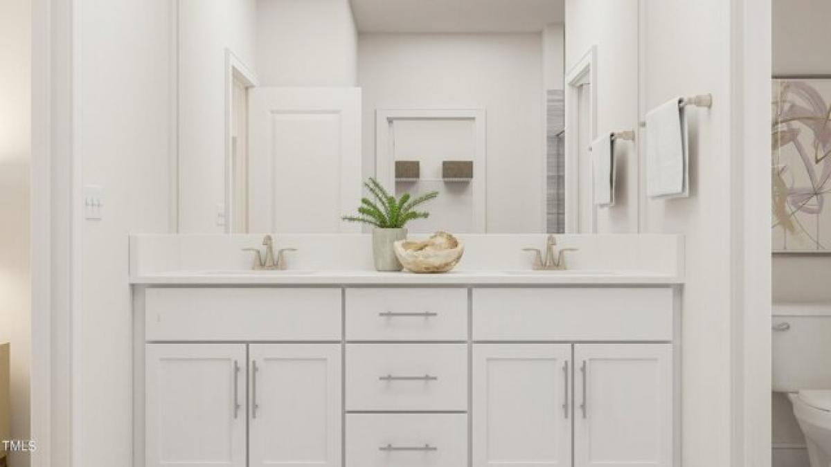 Picture of Home For Sale in Knightdale, North Carolina, United States