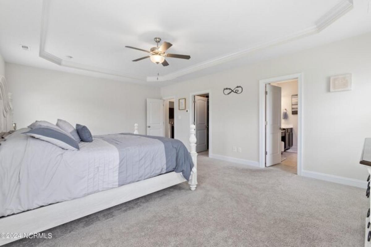 Picture of Home For Sale in Jacksonville, North Carolina, United States