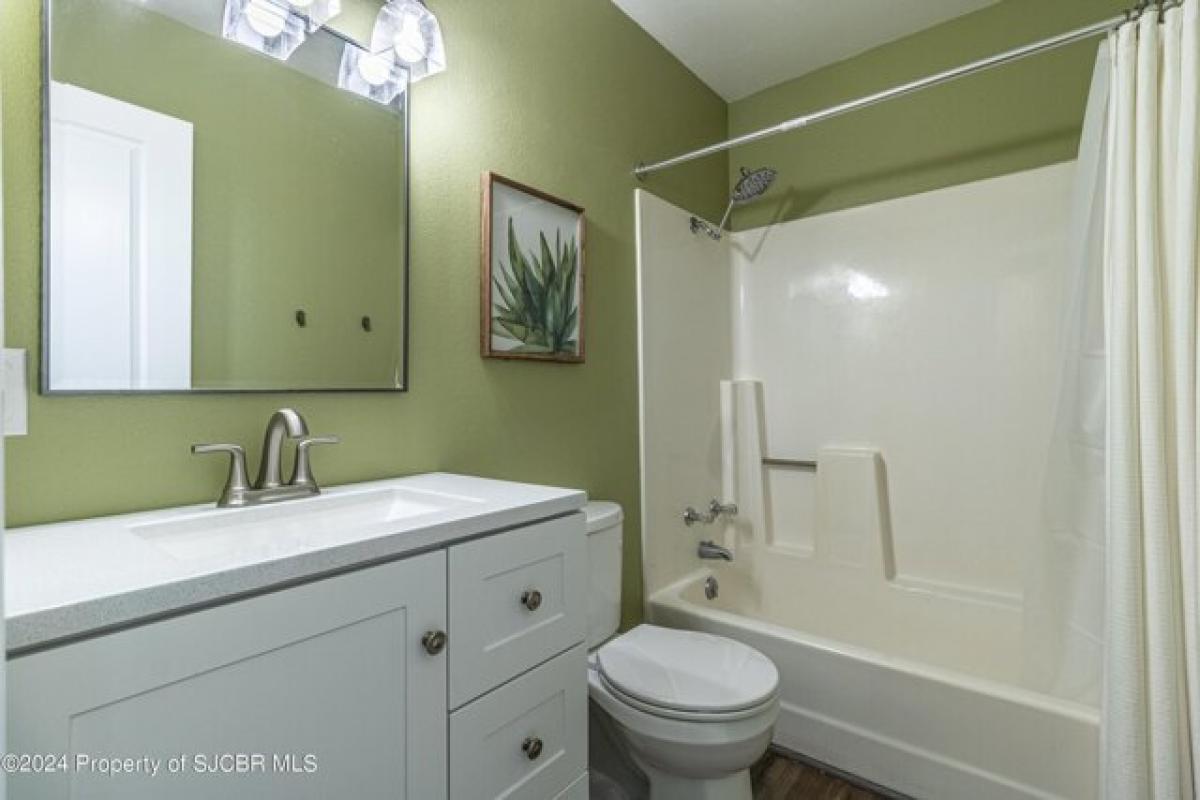 Picture of Home For Sale in Farmington, New Mexico, United States