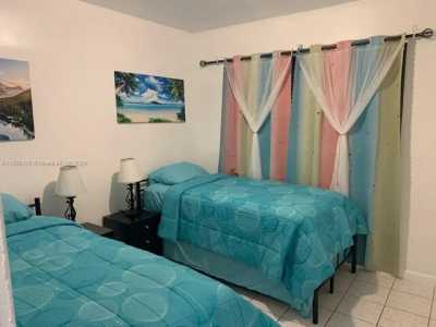 Home For Sale in Miami Gardens, Florida