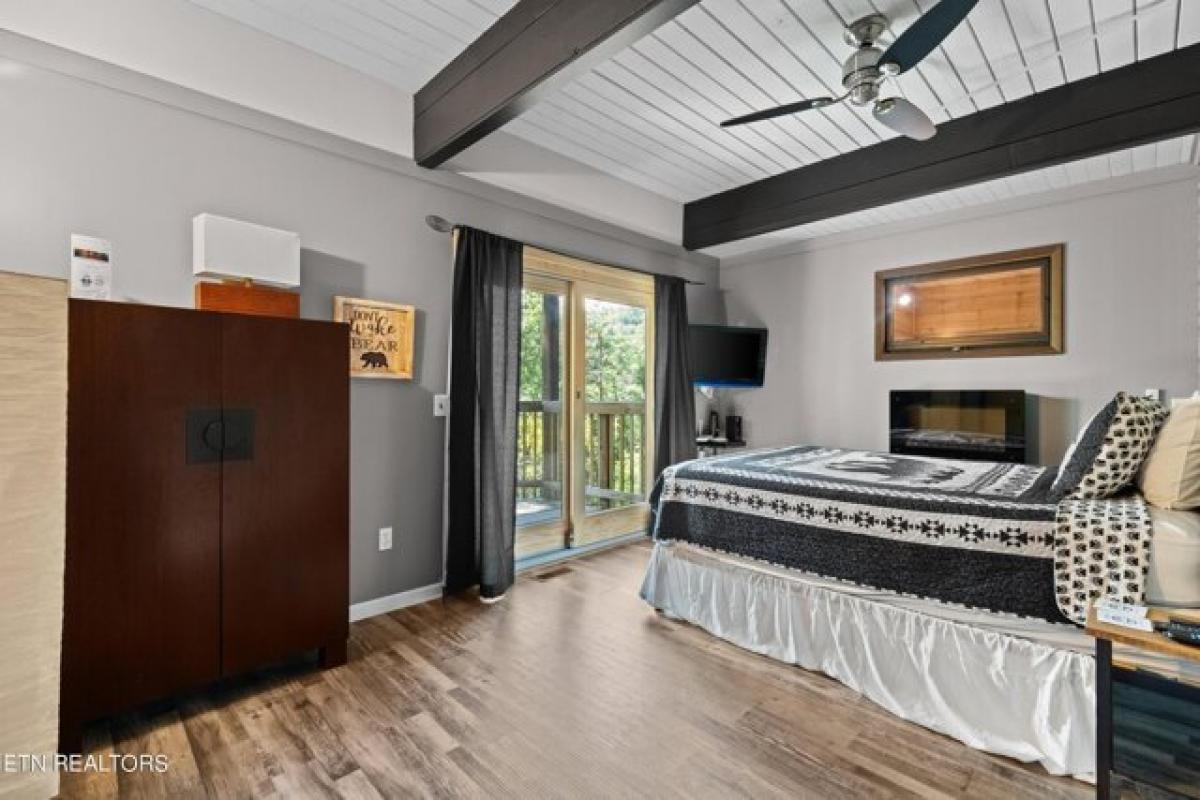 Picture of Home For Sale in Gatlinburg, Tennessee, United States