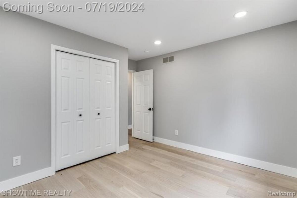 Picture of Home For Sale in Shelby Township, Michigan, United States