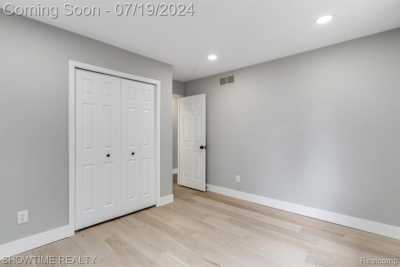 Home For Sale in Shelby Township, Michigan