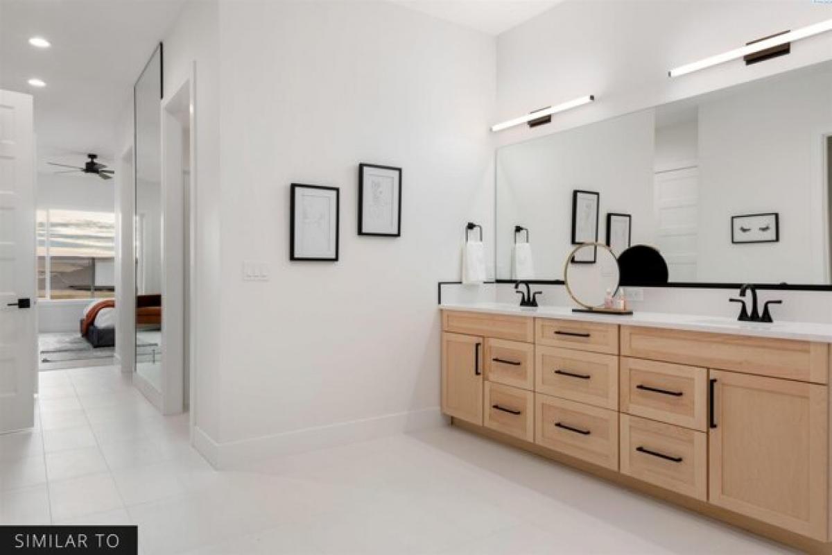 Picture of Home For Sale in Kennewick, Washington, United States