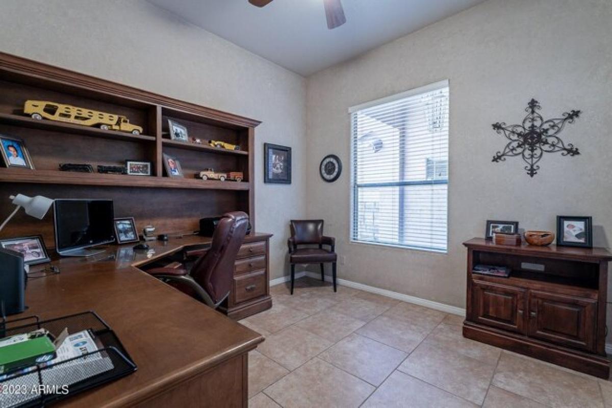Picture of Home For Sale in Glendale, Arizona, United States