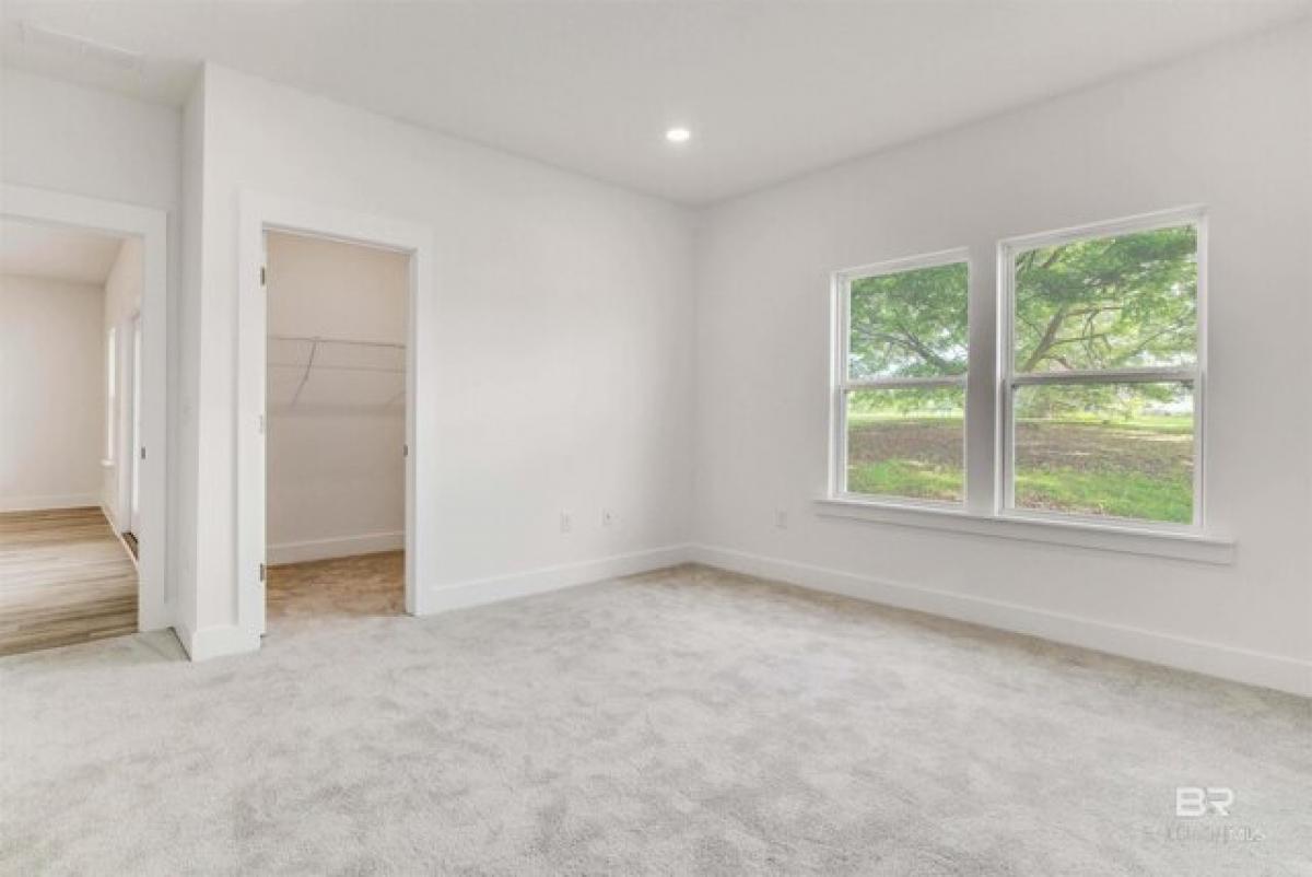 Picture of Home For Sale in Foley, Alabama, United States