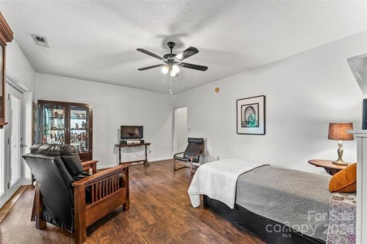 Picture of Home For Sale in Weaverville, North Carolina, United States