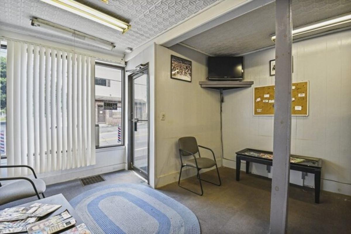 Picture of Home For Sale in Leominster, Massachusetts, United States